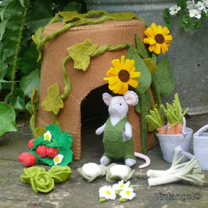 Mouse in the Garden DIY kit image 1