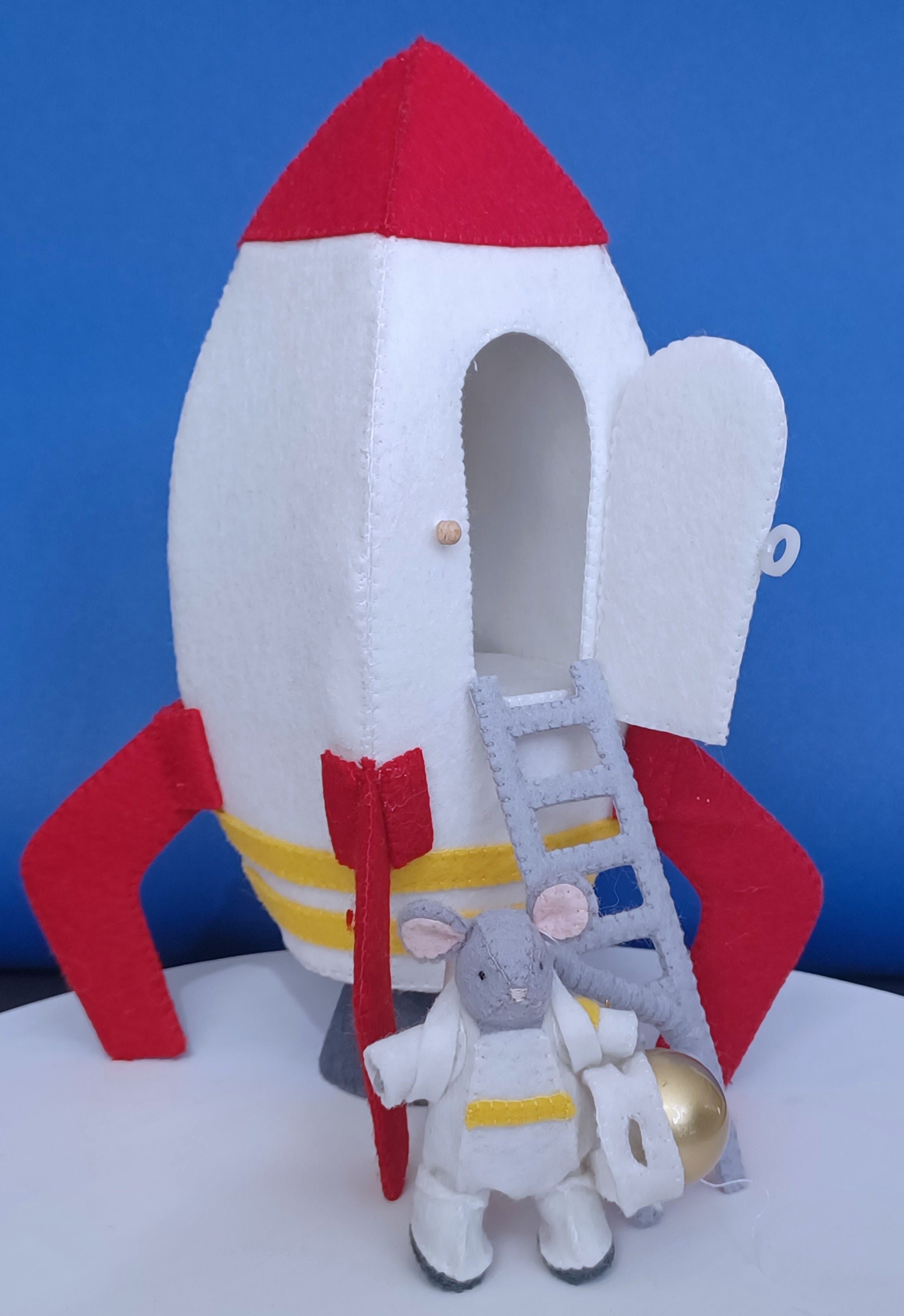Stuffed rocket ship outlet
