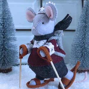 The joy of Winter - Mouse goes for a snowshoe walk - DIY kit