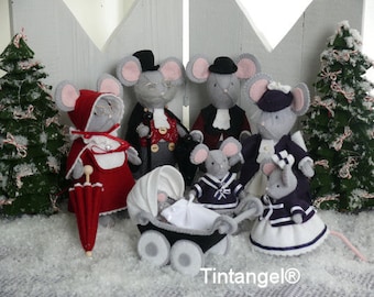 Combi kit, a complete Christmas scene with the whole Mice Family and two Christmas trees. DIY kits.