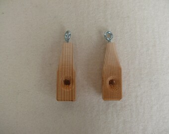 Twee kleine houten lantaarntjes, hand gemaakt.