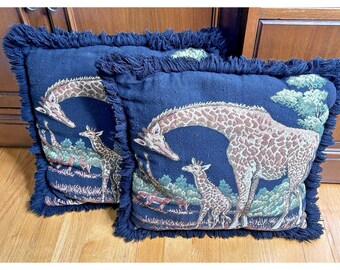 2 VTG Ashford Court noir tapisserie coussin girafe et bébé frange safari 16"