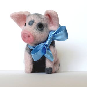 Needle Felted Animal ,Felted Pig,felted  Farm animal,felted pigled,pig figurine,realistic animal, pigled toy