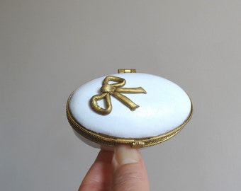 Boîte à bagues de fiançailles, boîte à alliances, boîte à bagues blanche, boîte au porteur d'alliances, petite boîte en porcelaine, élégante boîte blanche cadeau de demoiselles d'honneur