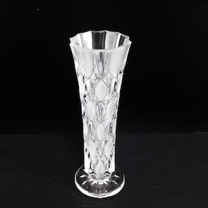Elegant Nachtmann hand cut crystal footed glass vase,  Germany
