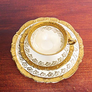 Breakfast trio set by Bareuther Bavaria porcelain, petit déjeuner / Tea cup, saucer and plate, breakfast set, Germany