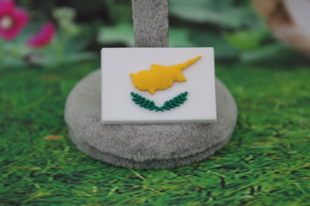 Cyprus Wave Flag With Personalised Engraved Name Silver  Cyprus Flag Pendant Money Clip display picture 1