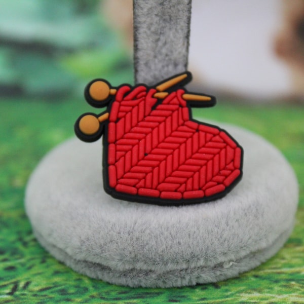 Knitted heart shoe charm