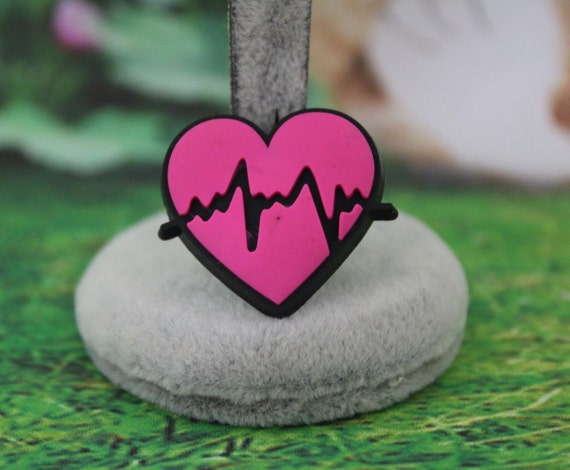 Pink Beating Heart Shoe Charm (25mm)