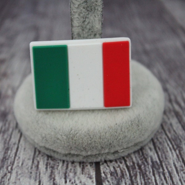 CLEARANCE ITEM Italian flag shoe charm ( Original design ) Yes I am aware the green part is wider than the red.