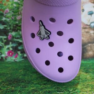 F22 clog charm