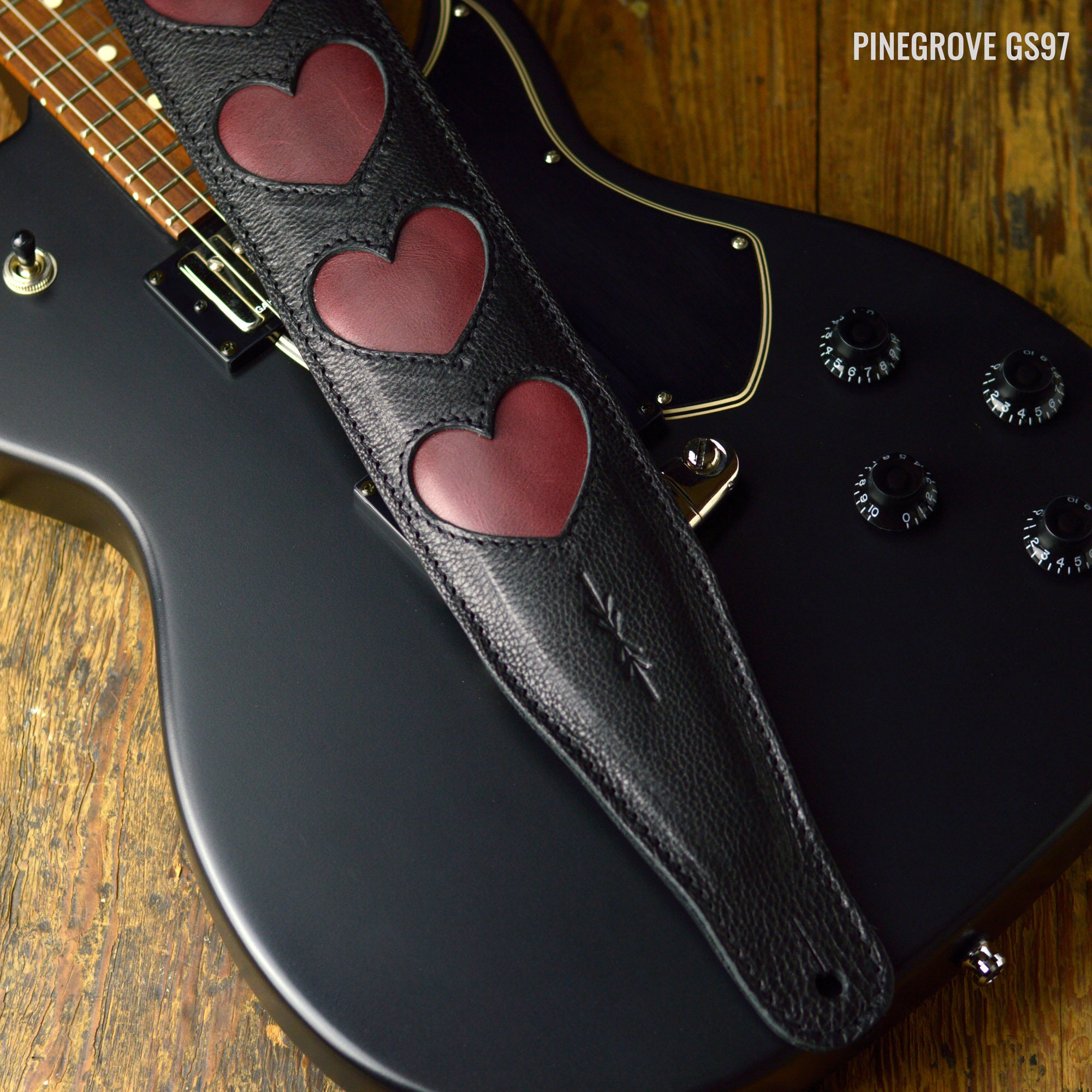Lizzy Guitar Bag Strap - Hearts