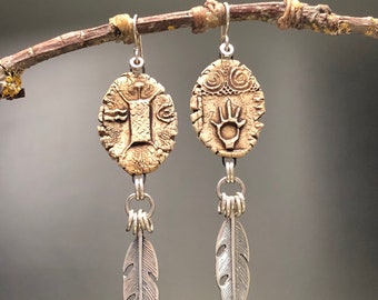 Artisan earring E-89..rock art earring..Southwest earrings..Petroglyth design jewelry.. southwest style jewelry..rock art jewelry.