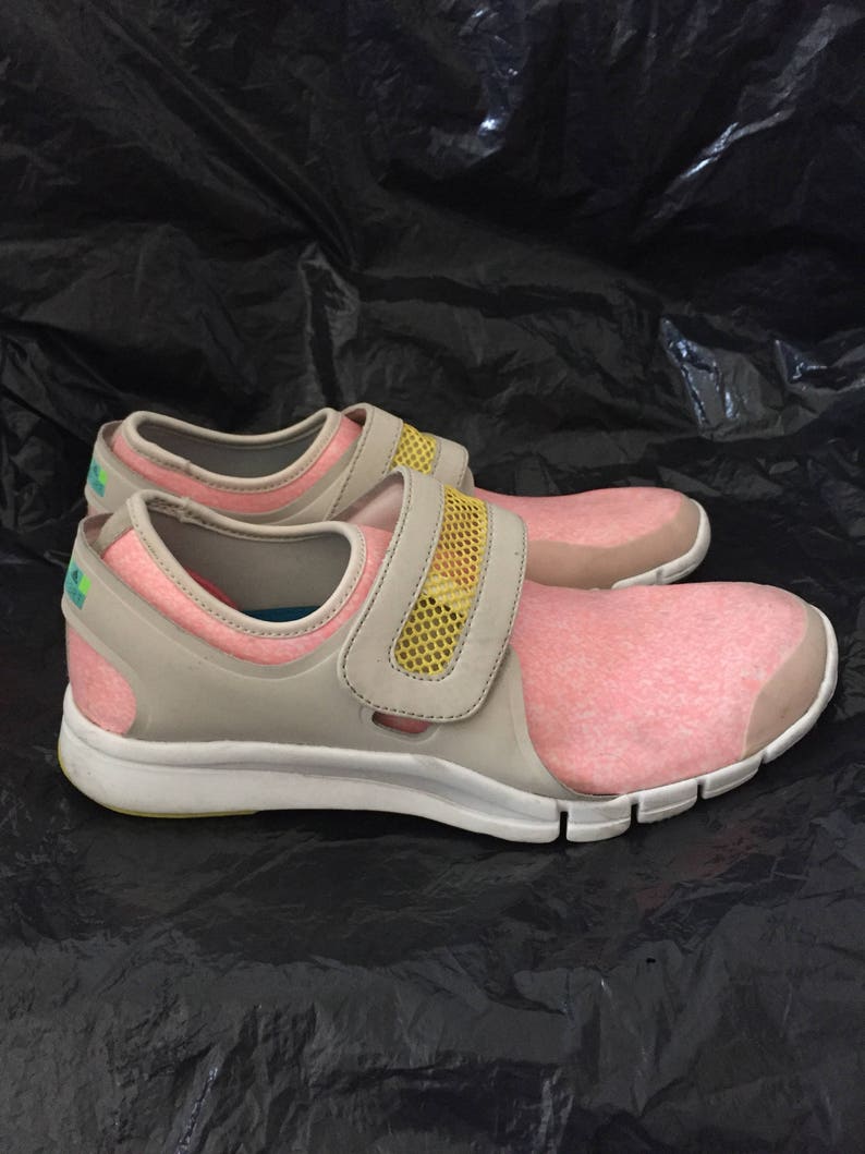 38 Adidas Futuristische Auf Rosa Vtg Turnschuhe Rutschen Eu 38 Adidas Futuristische Auf Rosa Vtg Turnschuhe Rutschen Eu