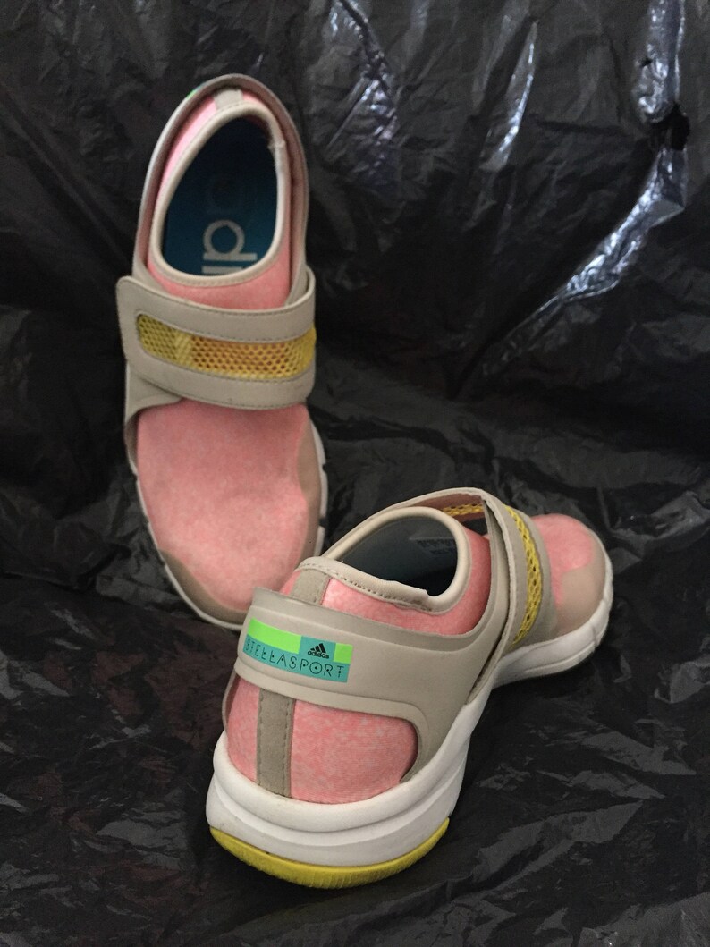 38 Adidas Futuristische Auf Rosa Vtg Turnschuhe Rutschen Eu 38 Adidas Futuristische Auf Rosa Vtg Turnschuhe Rutschen Eu