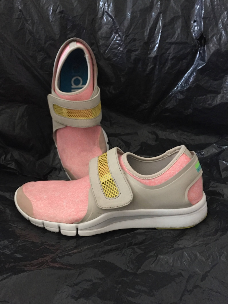 38 Adidas Futuristische Auf Rosa Vtg Turnschuhe Rutschen Eu 38 Adidas Futuristische Auf Rosa Vtg Turnschuhe Rutschen Eu