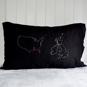 Personalised long distance relationship pillowcase. Bild 2