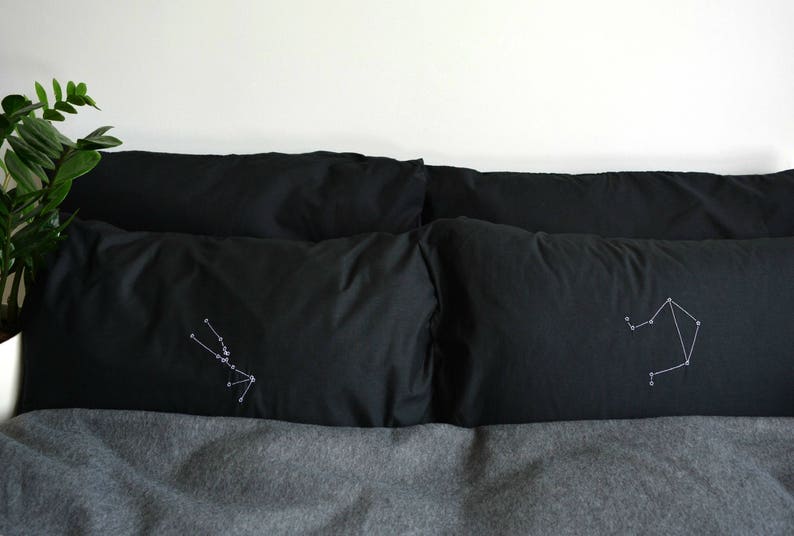 Personalised star sign pillowcases Bild 2