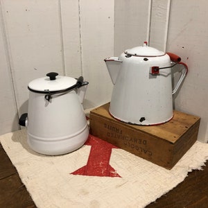White Enamelled Coffee Maker, Old Coffee Pot, Old Shabby Chic White Enamel  Kettle, 1940 French Décor, Chic Country Kitchen 