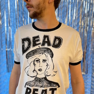 Deadbeat uniseks belt-shirt, eco-biologisch veganistisch, dead beat, beatnik gogo girl uit de jaren 60, mod, ye ye girls, Frans, baret Parijse, underground