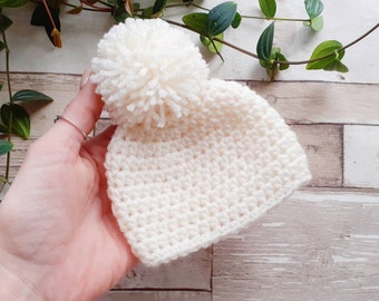 Premature baby hat, tiny baby  preemie baby cream knitted beanie hat, hand knit baby wear. UK seller, new baby gifts. 22-26cm head. Unisex.