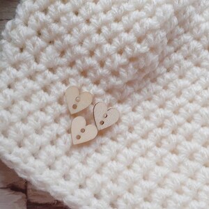 Newborn baby cream knitted beanie hat, hand knit baby wear. UK seller, new baby gifts. Unisex baby wear. image 2