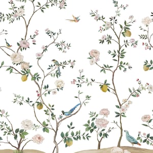 K&ouml;nnte beinhalten: Ein Aquarellgem&auml;lde eines Blumenarrangements mit wei&szlig;en Rosen, gr&uuml;nen Bl&auml;ttern und gelben Zitronen. Das Gem&auml;lde zeigt blaue und gelbe V&ouml;gel, die auf den Zweigen sitzen.