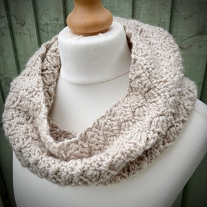 Easy Crochet Textured Cowl