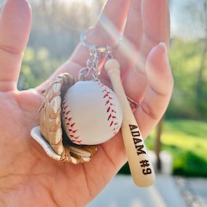 Baseball Schlüsselanhänger | Mini Baseball Set Anhänger | Individuell für Baseball Spiel | Geschenk für Baseball Team | Geschenk für Sportler | Rucksack Schlüsselanhänger