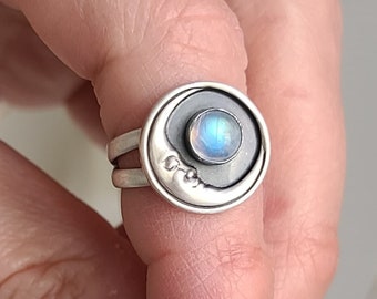 Ring US6 Rainbow Moonstone Sleepy Moon.  Chromafusion Jewelry.