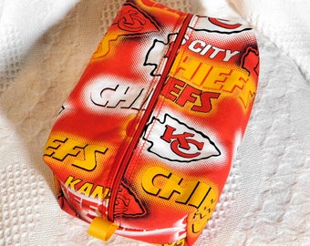 Kansas City Chief's Lined Boxy Zipper Bag - Cosmetic Bag - Large Toiletries Pouch - Travel Bag - Foldable Zipper Pouch - Sports Gift