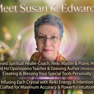 Pode incluir: Uma pessoa com cabelo curto de tom azulado e &oacute;culos, vestindo uma blusa com padr&otilde;es coloridos. O texto diz: Meet Susan K. Edwards, Licensed Spiritual Healer-Coach, Reiki Master & Pranic Healer, Certified Ho'Oponopono Teacher & Dowsing Author Pendulum Guide.