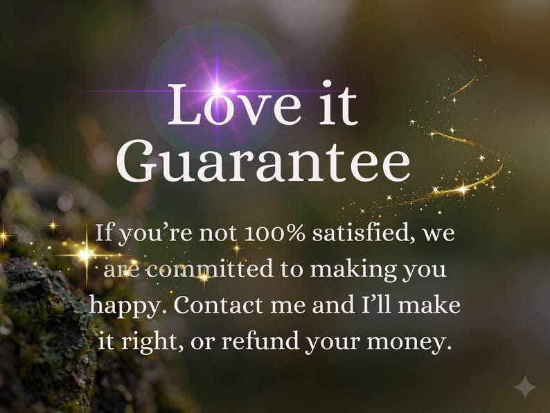 Pode incluir: Um gr&aacute;fico com o texto Love it Guarantee. If you're not 100% satisfied, we are committed to making you happy. Contact me and I'll make it right, or refund your money. O texto est&aacute; sobre um fundo escuro e desfocado com brilhos dourados.