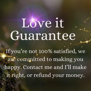 Puede incluir: Un gr&aacute;fico con el texto Love it Guarantee. If you're not 100% satisfied, we are committed to making you happy. Contact me and I'll make it right, or refund your money. El texto est&aacute; sobre un fondo oscuro y borroso con destellos dorados.