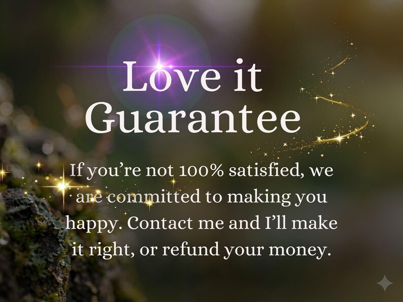Puede incluir: Un gr&aacute;fico con el texto Love it Guarantee. If you're not 100% satisfied, we are committed to making you happy. Contact me and I'll make it right, or refund your money. El texto est&aacute; sobre un fondo oscuro y borroso con destellos dorados.