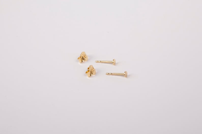 Mini Dot Ohrstecker Plättchenohrstecker Winzige Goldene Studs Mini Studs Roségoldene oder Silberne Pünktchenstecker 2, 3 oder 4mm Bild 3