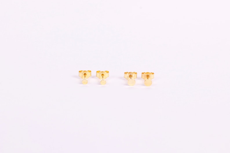 Mini Dot Ohrstecker Plättchenohrstecker Winzige Goldene Studs Mini Studs Roségoldene oder Silberne Pünktchenstecker 2, 3 oder 4mm Bild 7