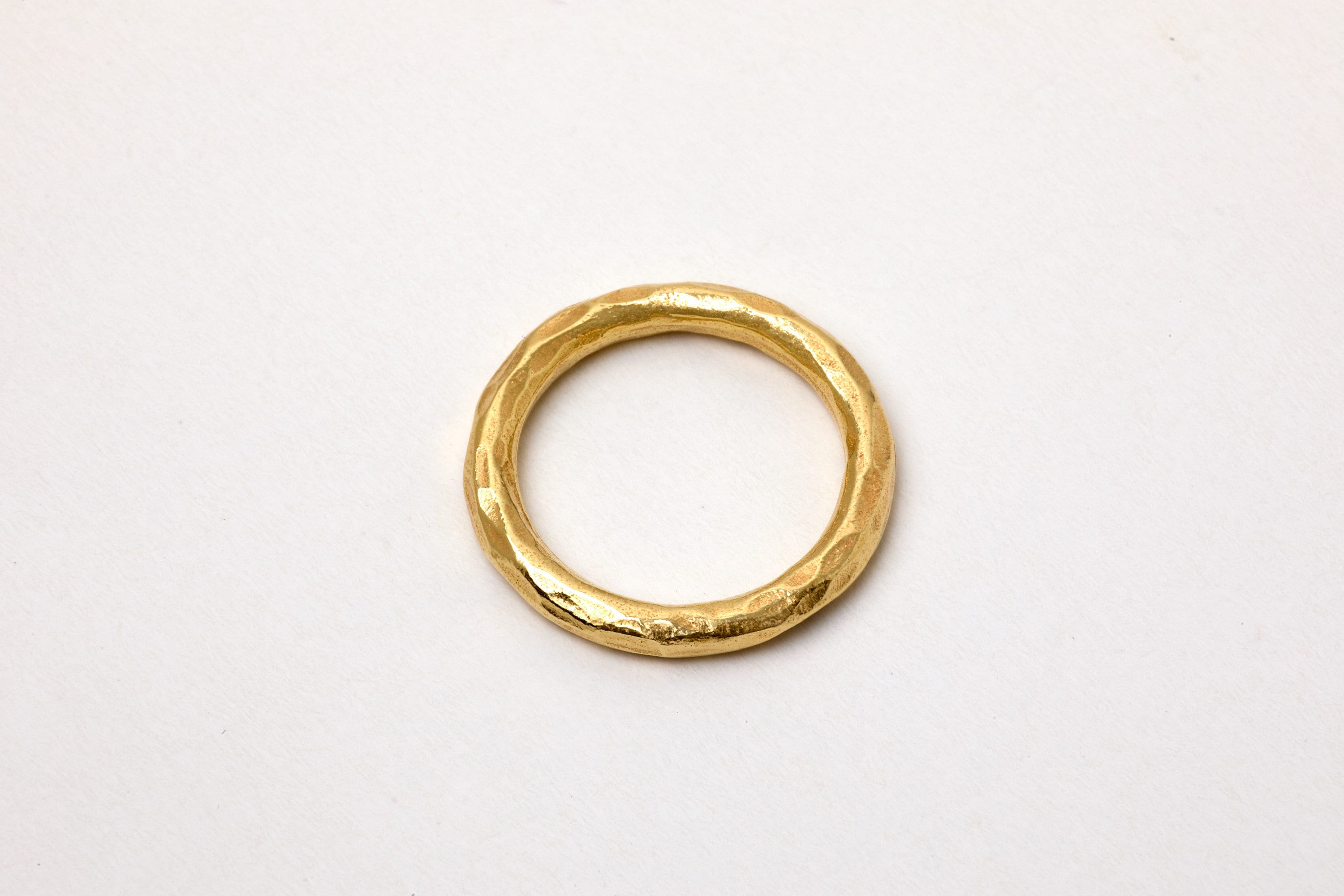 金槌打ちリング、厚型ソブリンリング、サイズ54（17 mm） - Etsy 日本