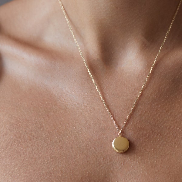 Golden Necklace with a round Medaillon Photo Locket  Tiny Locket Necklace Golden Necklace