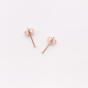 Mini Dot Ohrstecker Plättchenohrstecker goldene Studs Mini Studs Roségoldene oder Silberne Pünktchenstecker 2, 3 oder 4mm Bild 2