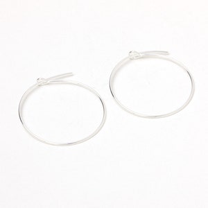 A Pair of very fine Sterling Silver Hoops Differerent Sizes Earrings 925 Silver Thin hoops Golden Or Rosegolden Hoops 18mm Medium