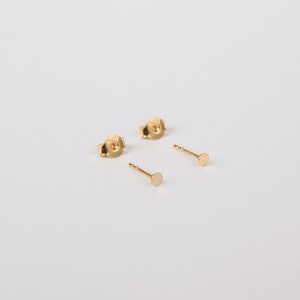 Mini Dot Ohrstecker Plättchenohrstecker Winzige Goldene Studs Mini Studs Roségoldene oder Silberne Pünktchenstecker 2, 3 oder 4mm Bild 1