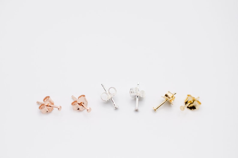 Mini Dot Ohrstecker Plättchenohrstecker goldene Studs Mini Studs Roségoldene oder Silberne Pünktchenstecker 2, 3 oder 4mm Bild 1