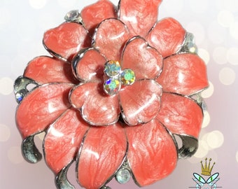 Broche de esmalte y diamantes de imitación de clavel rosa de los años 80