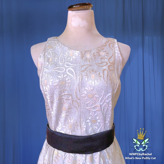 1960s White Silver Brocade Petal Tiered Party Dre… - image 3