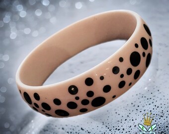 1960s Polka Dot Resin Bangle