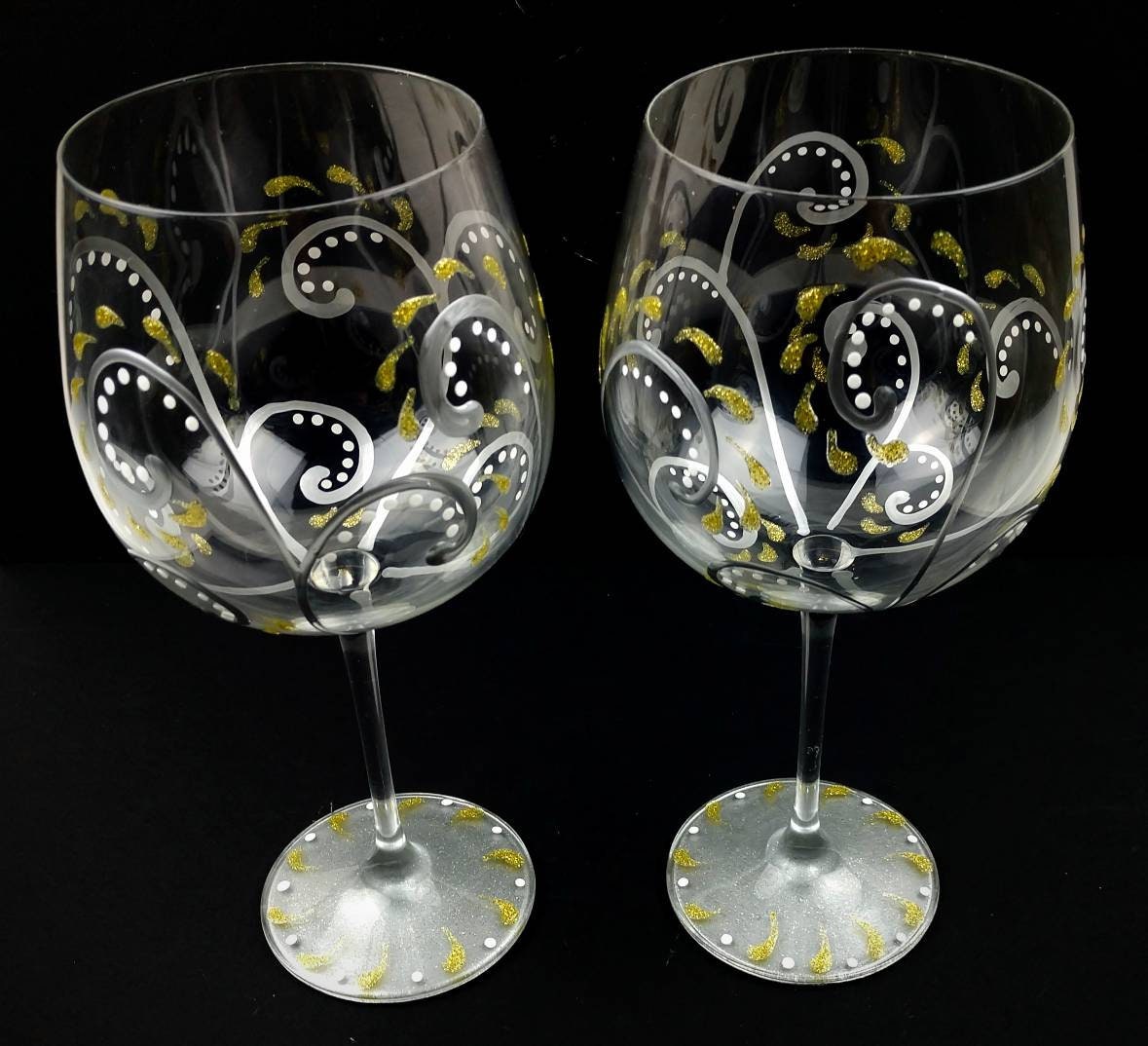 2 Fancy, Elegant Hand Painted Wine Glasses, Set of Two, Pretty Sparkling Gold & Silver Swirl Design, Wine Gift Idea, Sparkly Wine Glasses 2 Fancy, Elegant Hand Painted Wine Glasses, Set of Two, Pretty Sparkling Gold & Silver Swirl Design, Wine Gift Idea, Sparkly Wine Glasses
