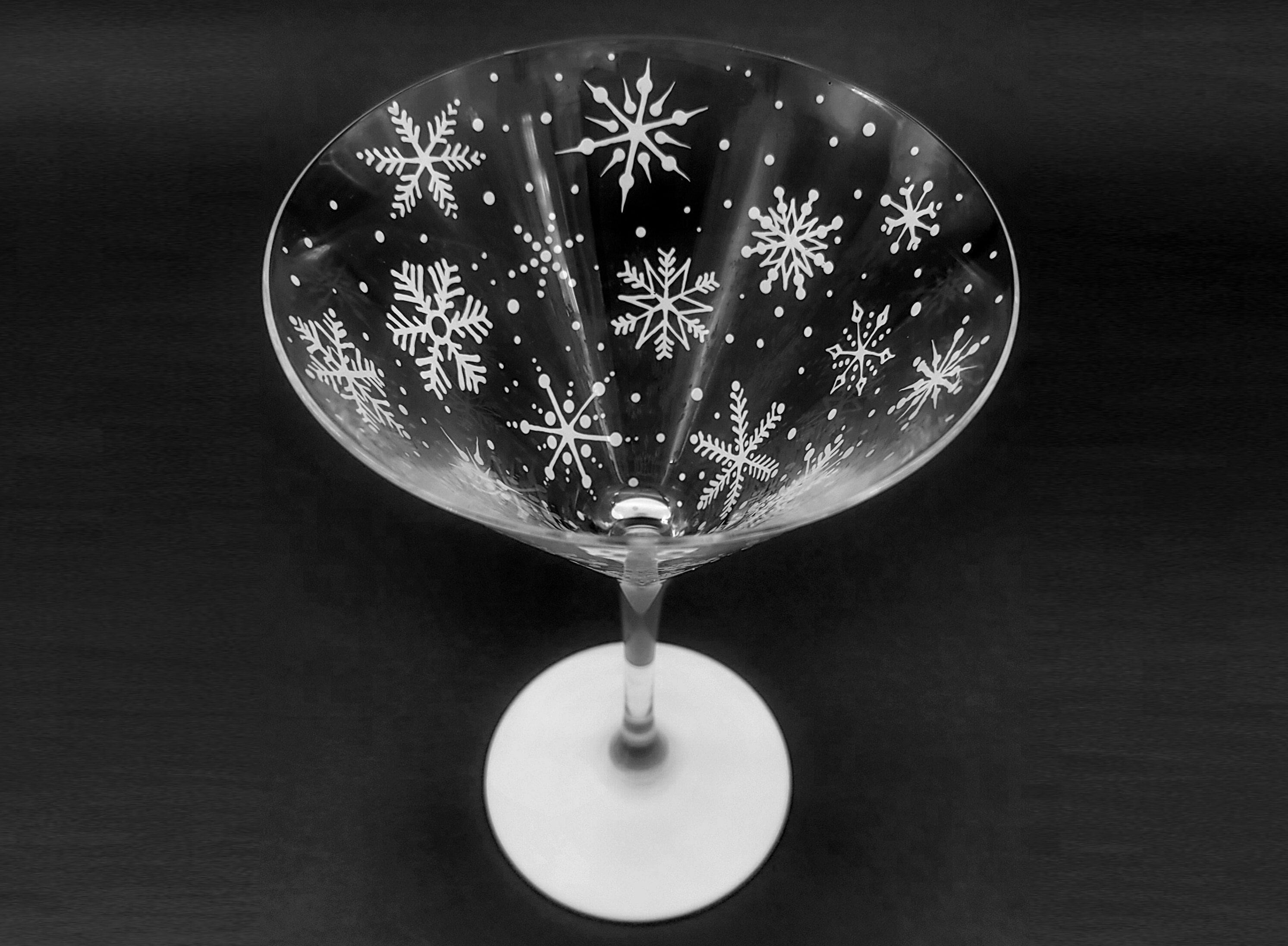 Mistletoe Pine 7 oz. Martini Glass (Set of 2) The Holiday Aisle