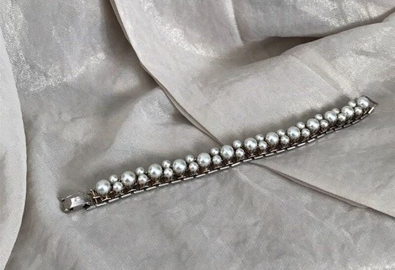 Vintage Faux Pearl Bracelet - image 6