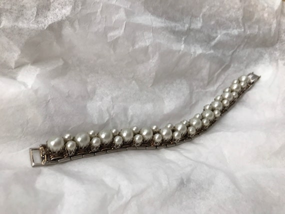 Vintage Faux Pearl Bracelet - image 3